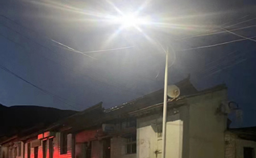 农村院子里最适合的峪泉镇太阳能路灯亮度与安装要点